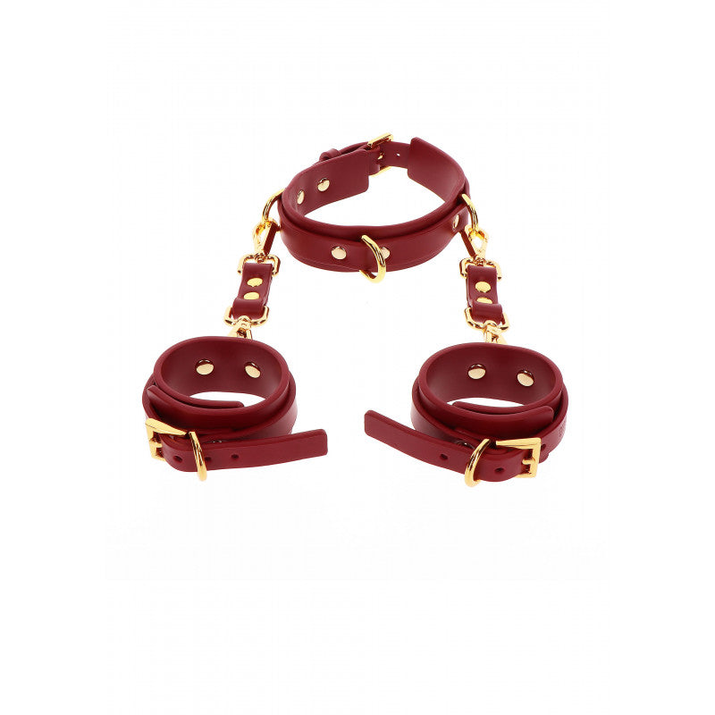Collar y muñequeras de lujo.
