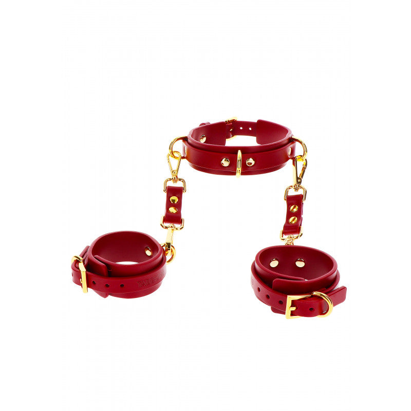 Collar y muñequeras de lujo.