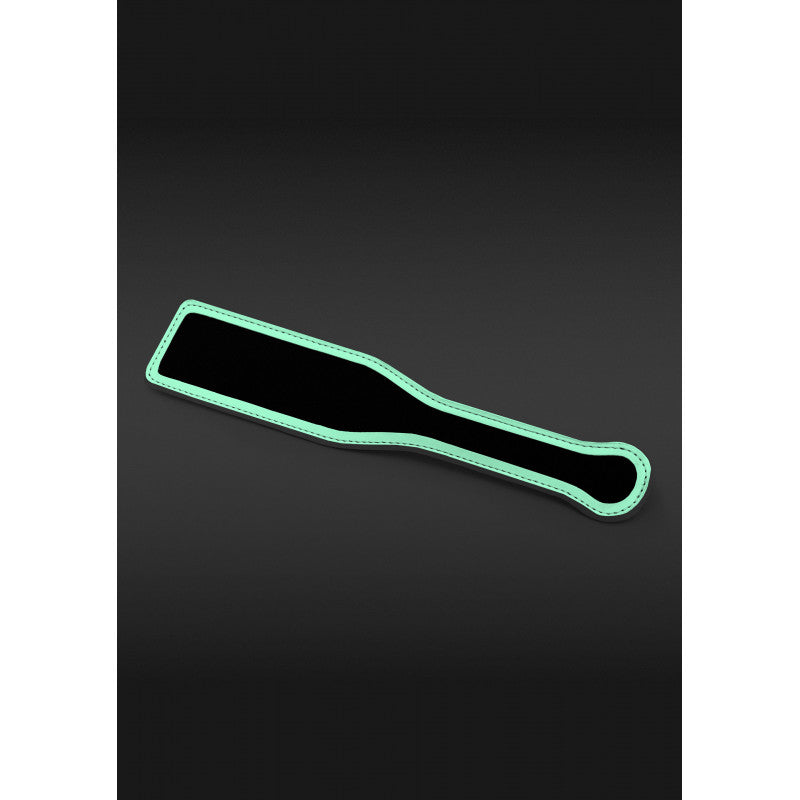 Glo Paddle fessée